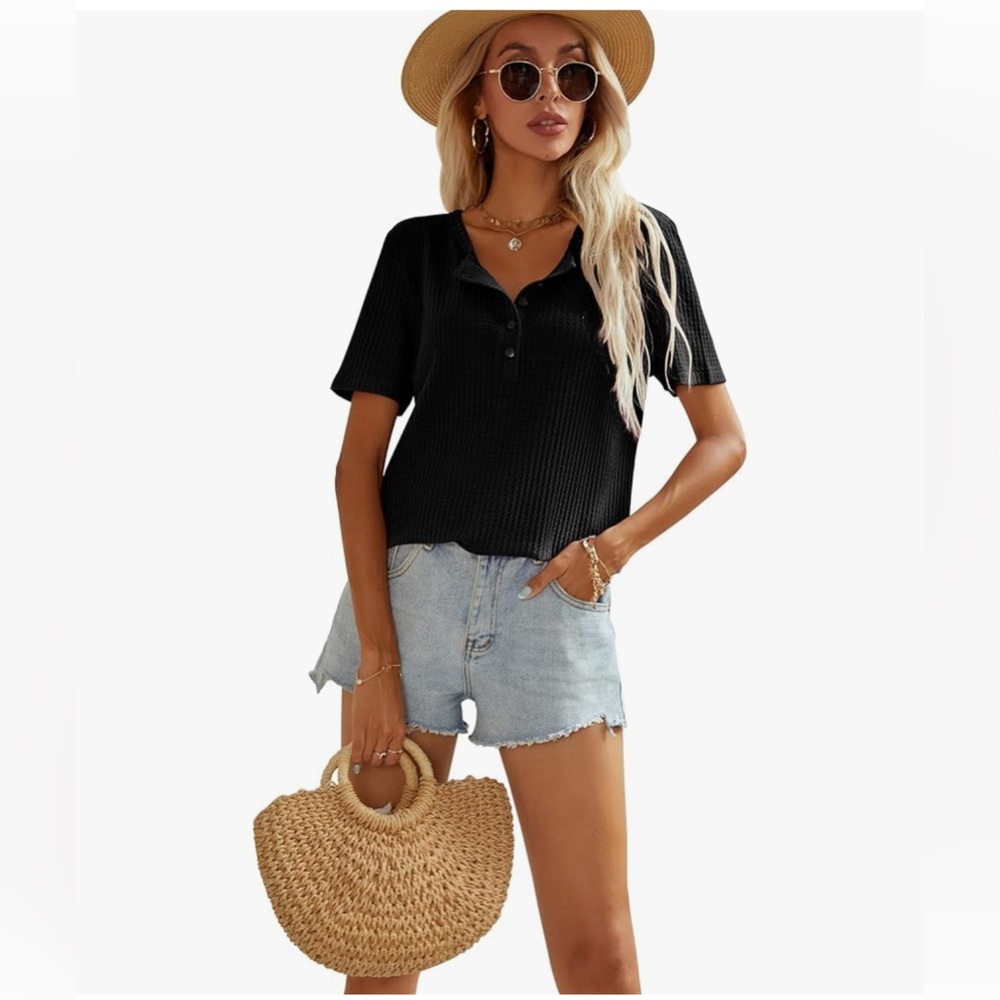 COPY - Beautiful NWOT Short Sleeve Henley Waffle Tee - Size S